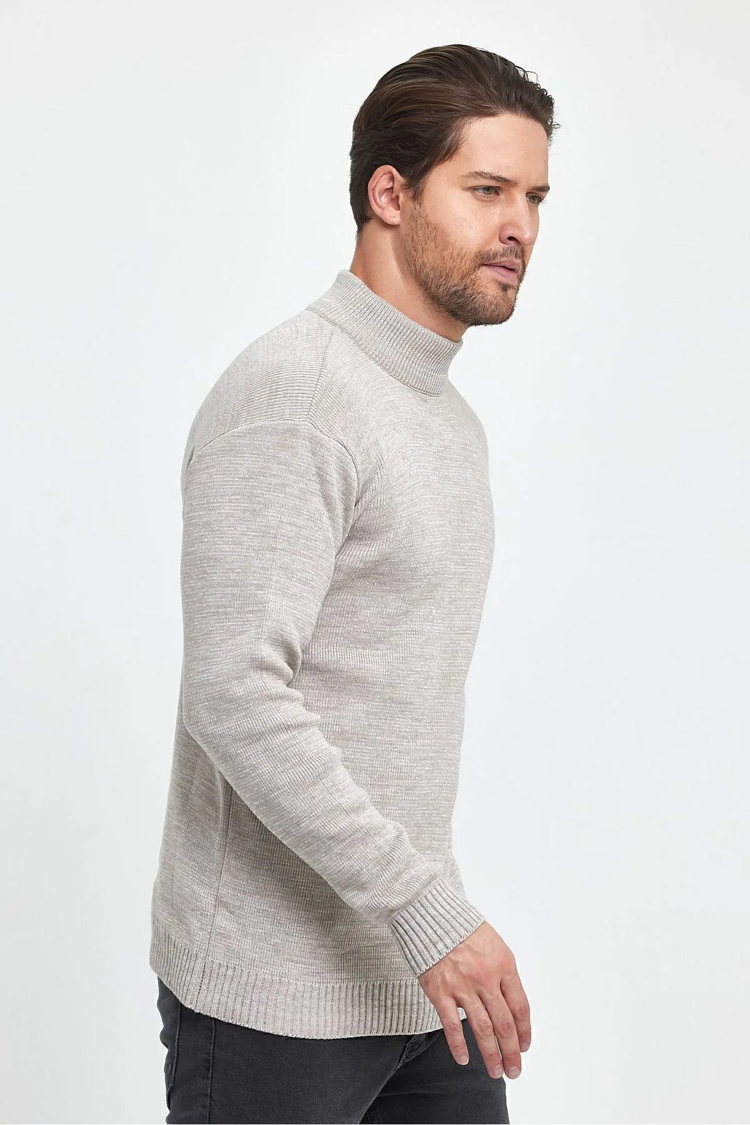 BASIC PLAIN KNIT SWEATER