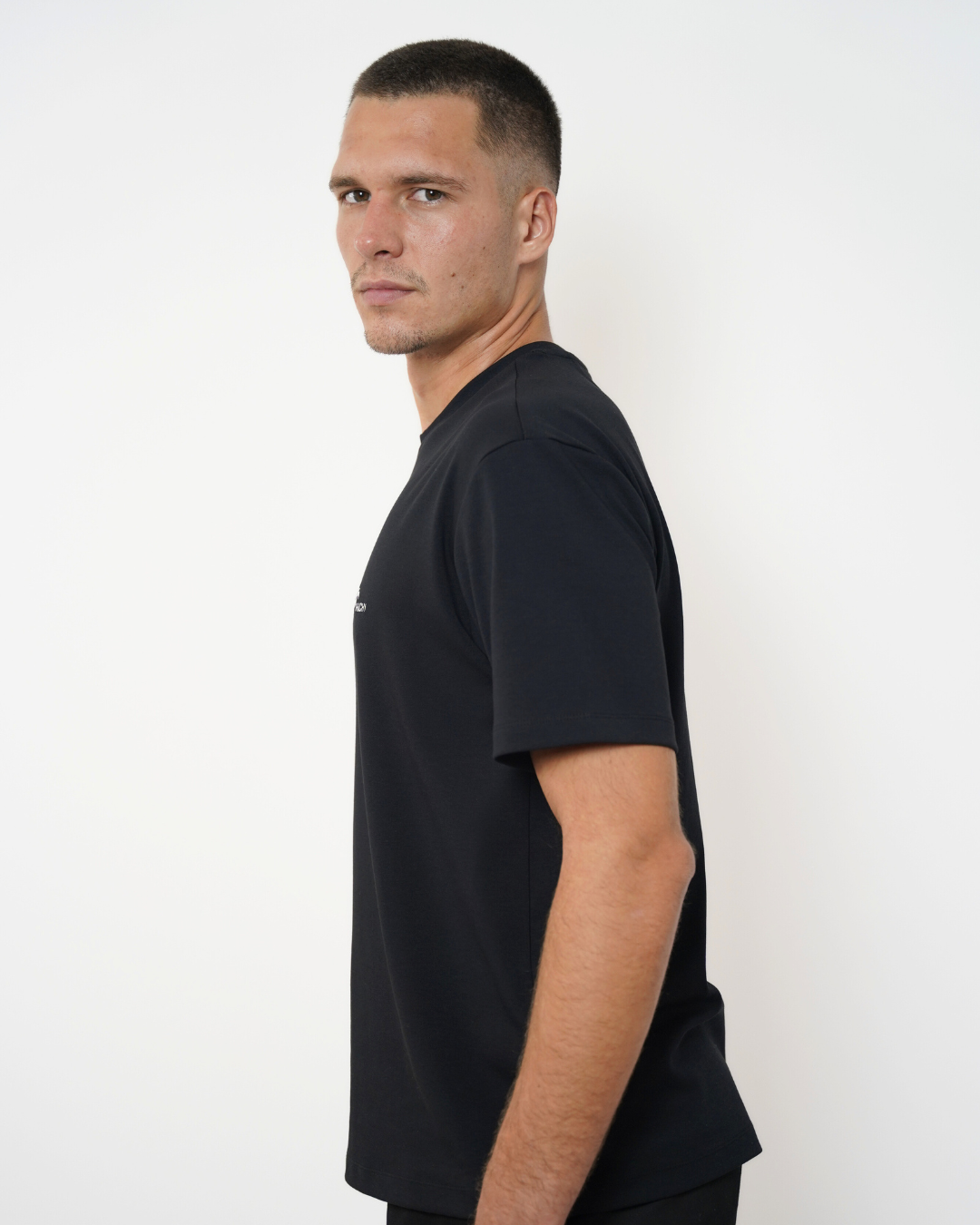 ICONIC - RELAXED FIT T-SHIRT - DARK