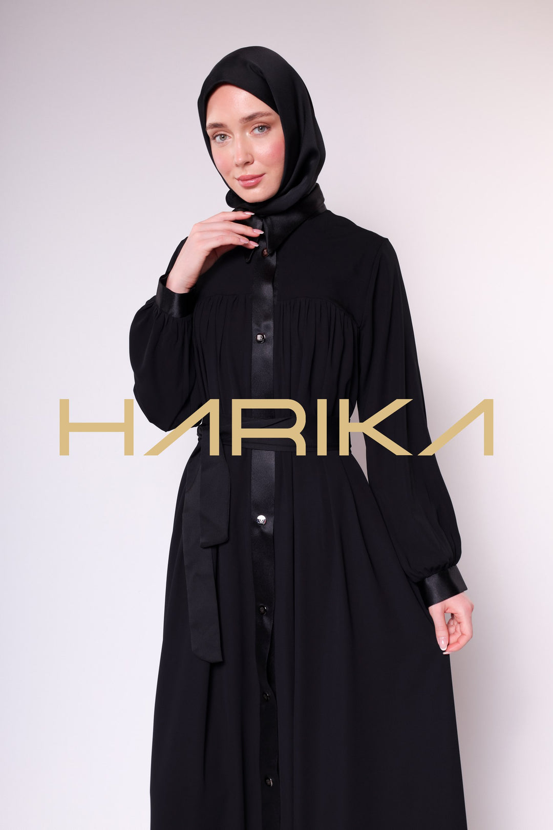 SATIN STRIPE DETAILED BUTTONED BLACK LONG ABAYA - CHIC AND ELEGANT DESIGN